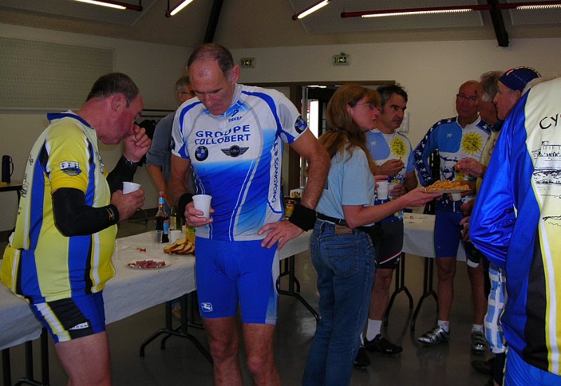 2011-09-25 22 L heure de l apero.JPG